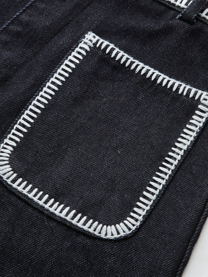 Kontrastbesetzte Jeansshorts