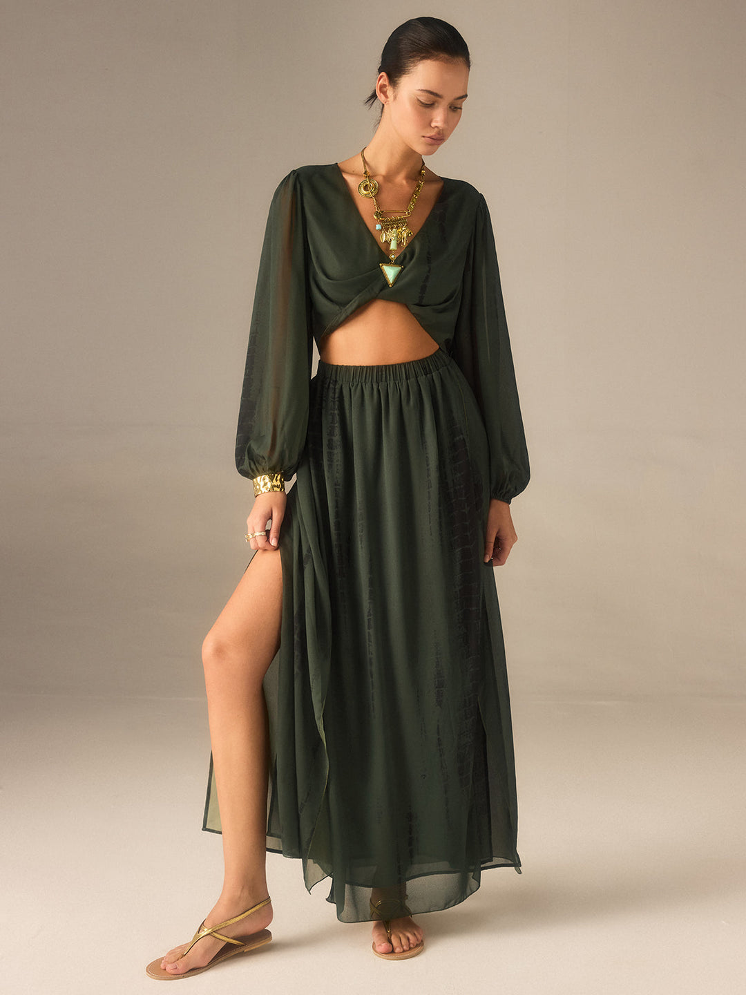 Chiffon Crop Top und Maxikleid mit Schlitz