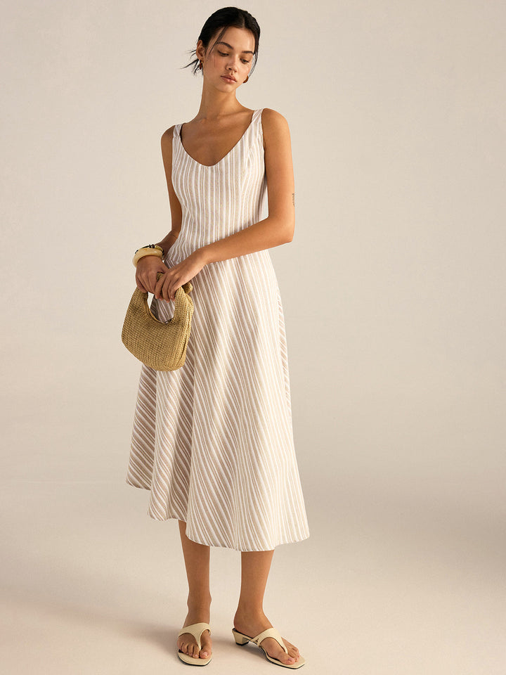 Gestreiftes asymmetrisches Midi-Kleid