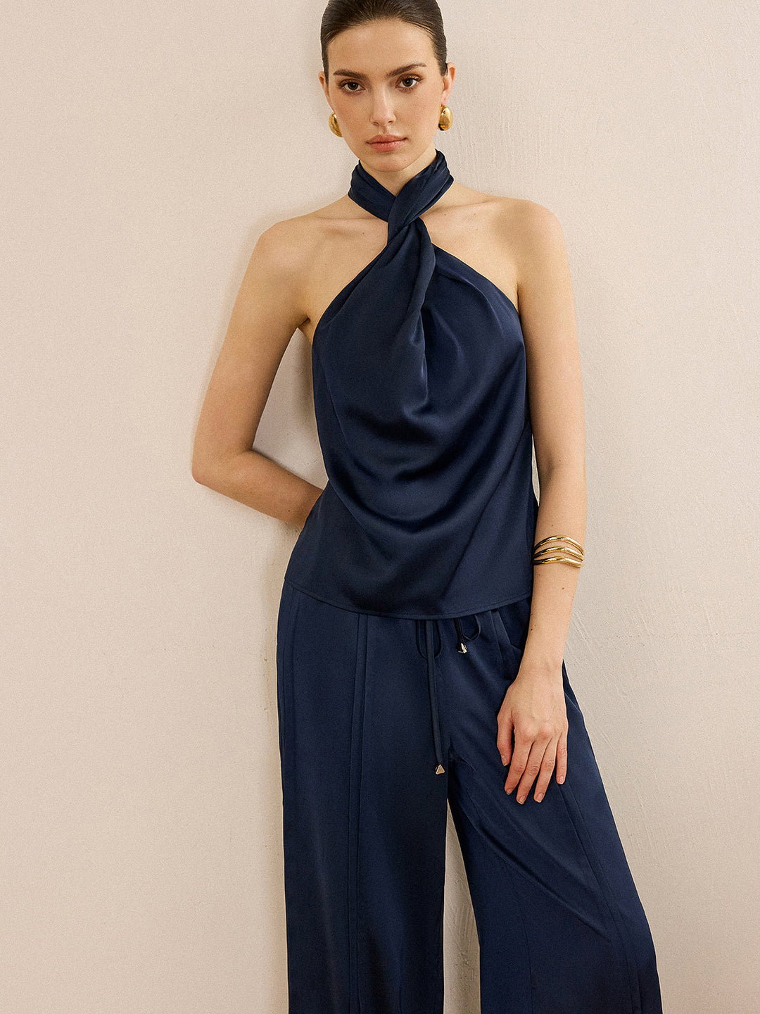 Satin Neckholder-Top und Hose mit weitem Bein