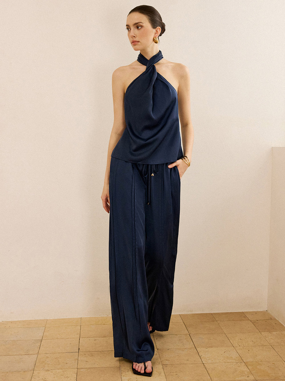 Satin Neckholder-Top und Hose mit weitem Bein