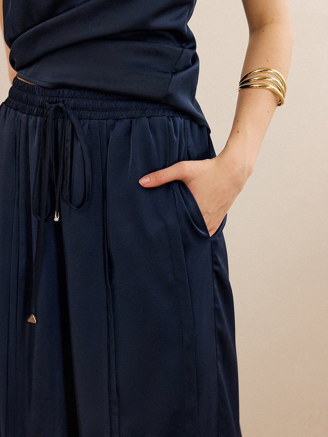 Satin Neckholder-Top und Hose mit weitem Bein