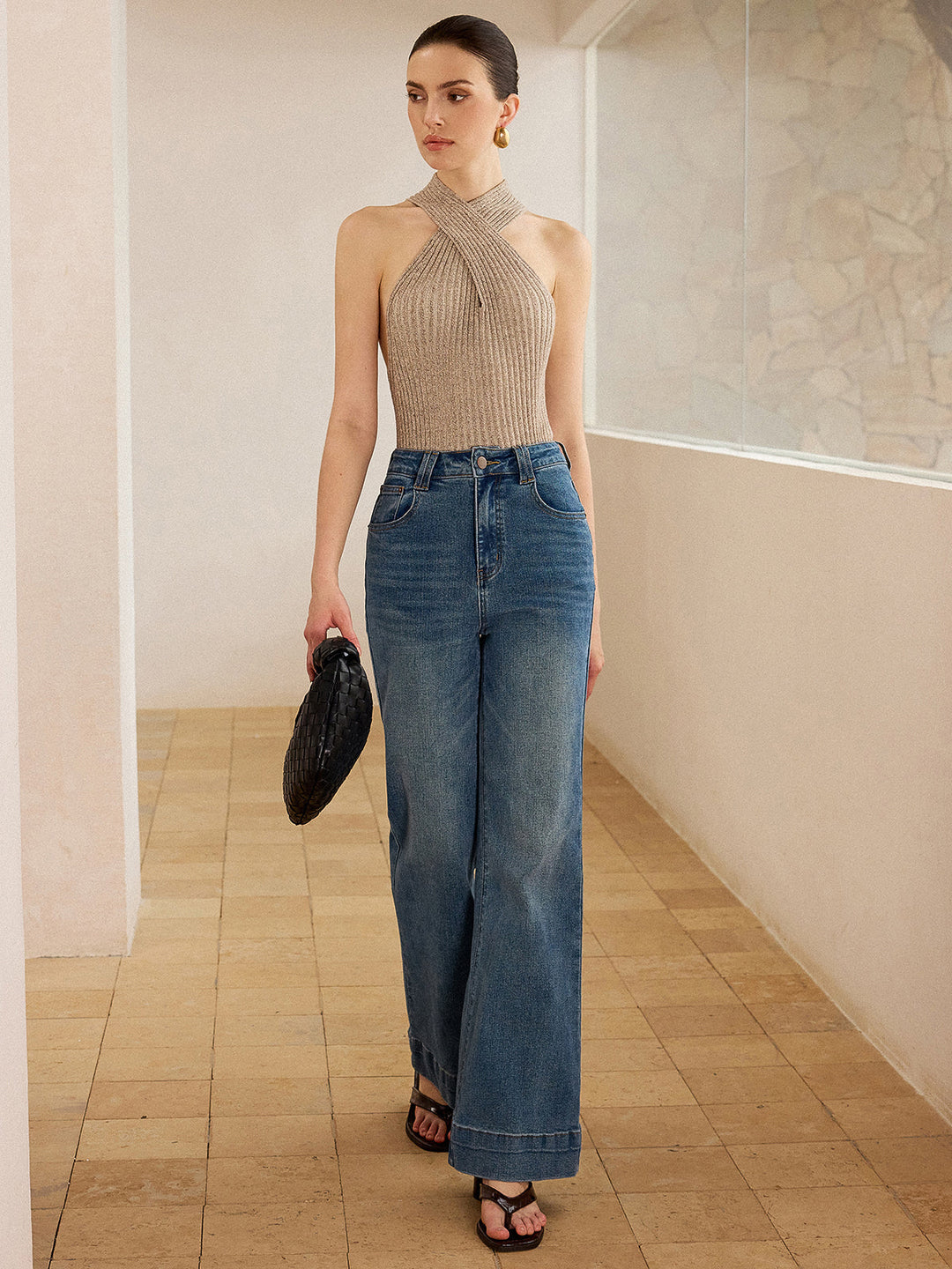 Cross-Strap Halter Neck Stricktop