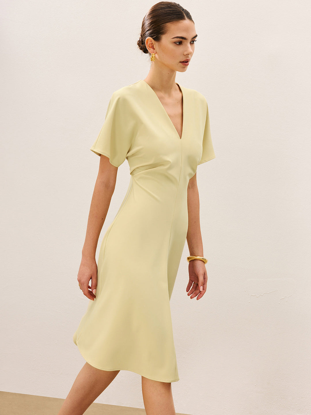 V-Ausschnitt Kurzarm Midikleid