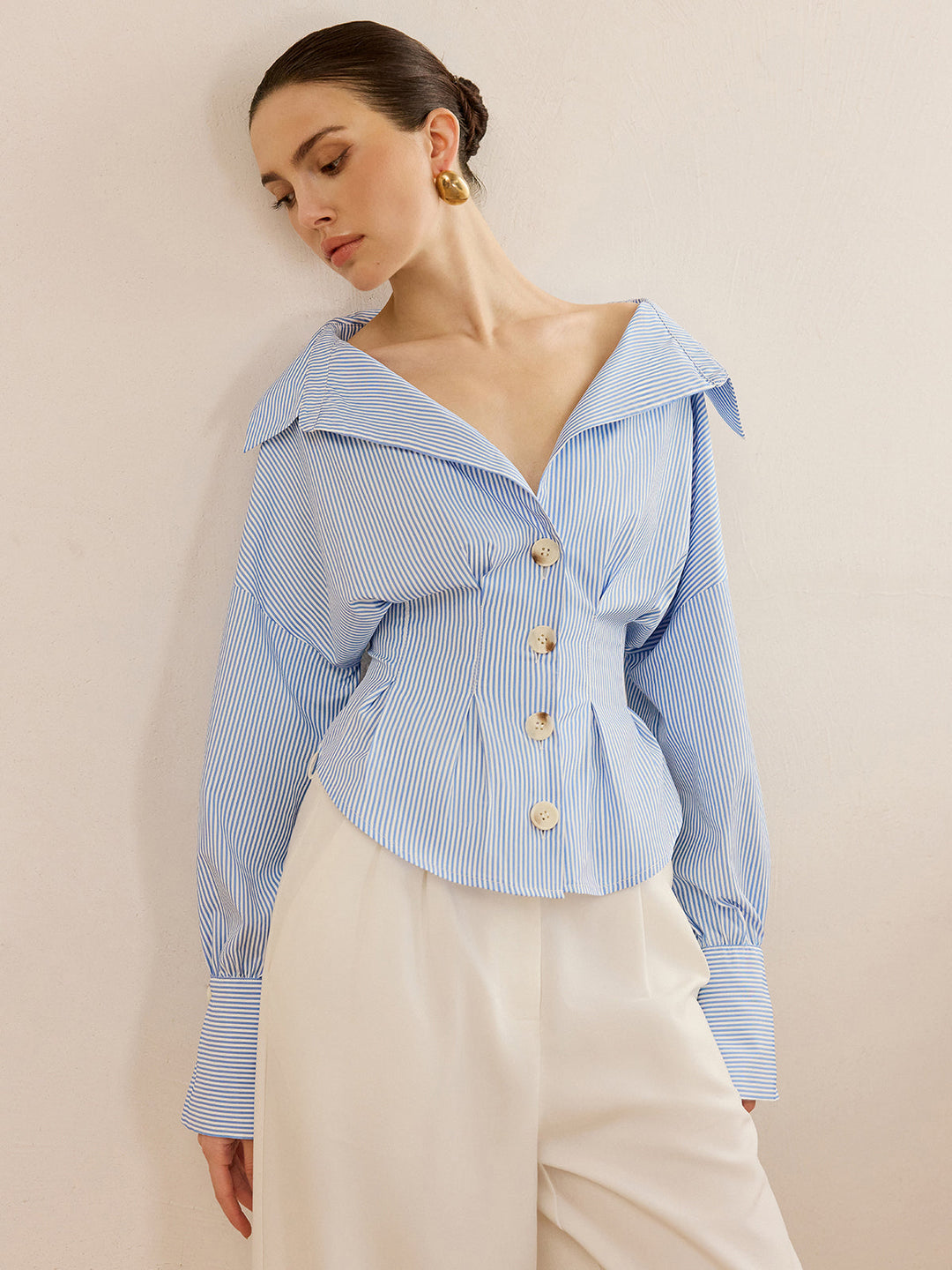 Gestreifte Hemdbluse mit Taillenraffung