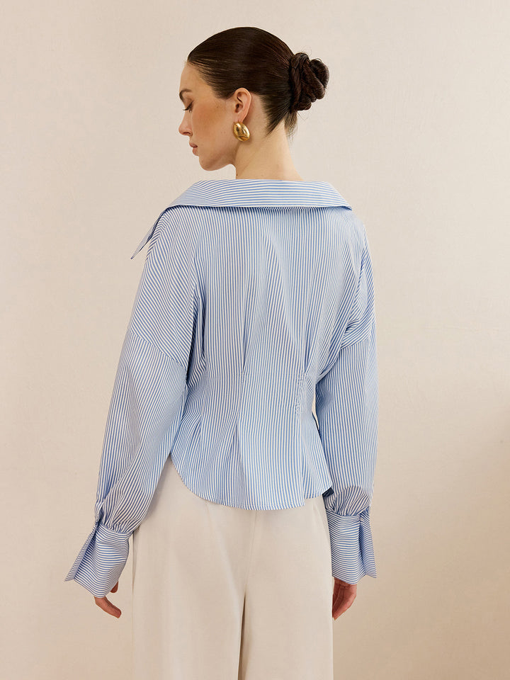Gestreifte Hemdbluse mit Taillenraffung