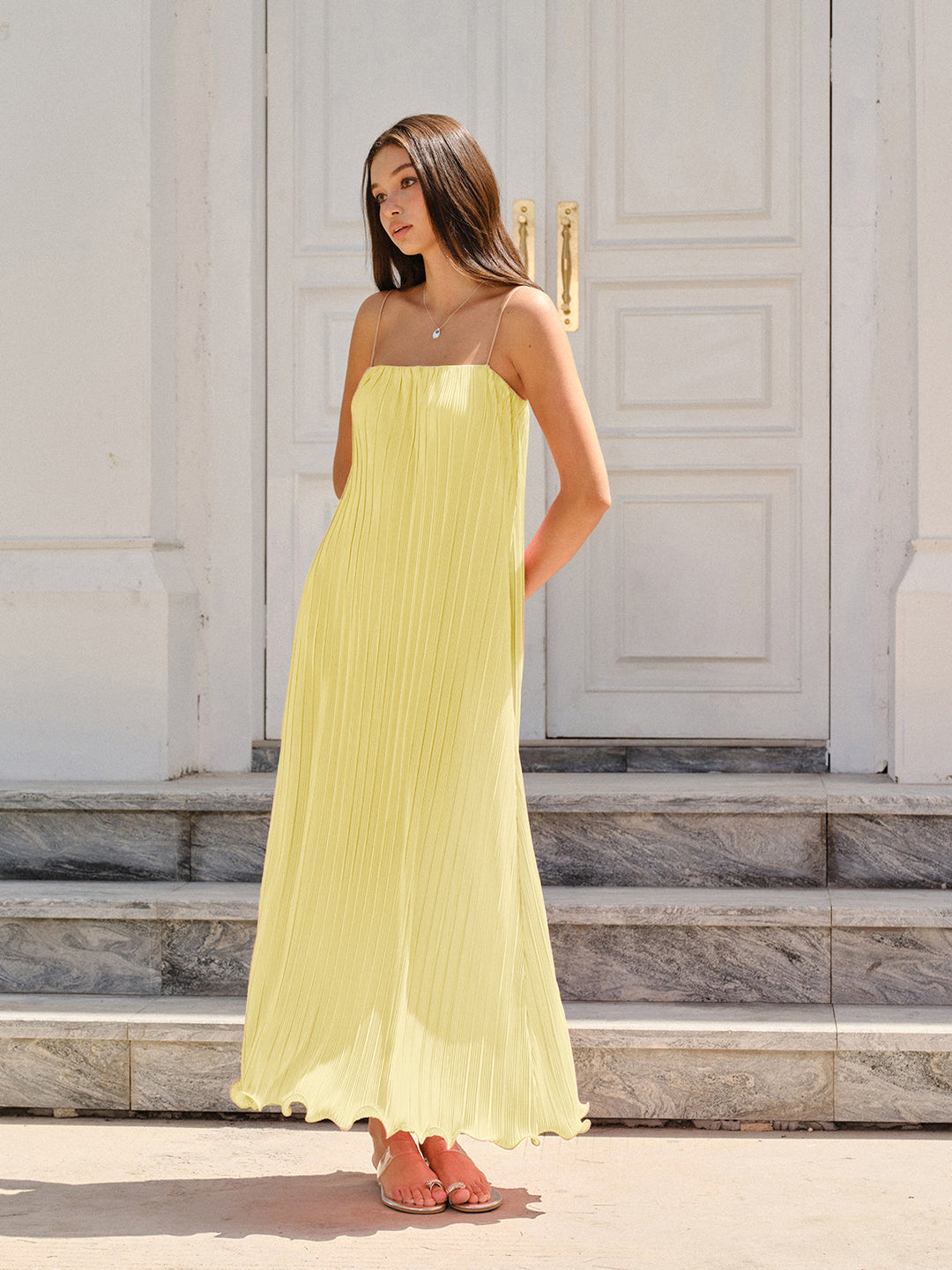 Spaghettiträger-Kleid mit vertikalen Falten, Maxikleid
