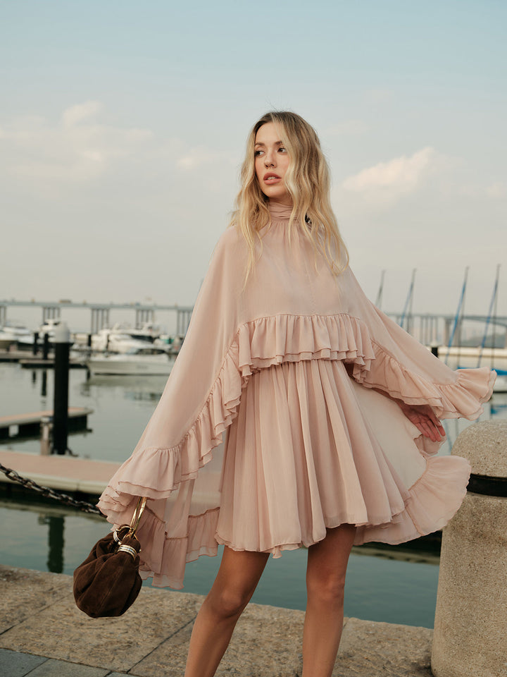 Halbdurchsichtiges Chiffon-Rüschenkleid mit Außencape