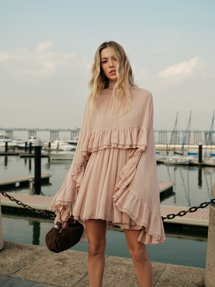 Halbdurchsichtiges Chiffon-Rüschenkleid mit Außencape