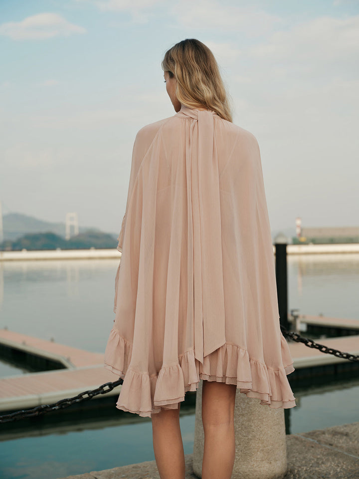 Halbdurchsichtiges Chiffon-Rüschenkleid mit Außencape