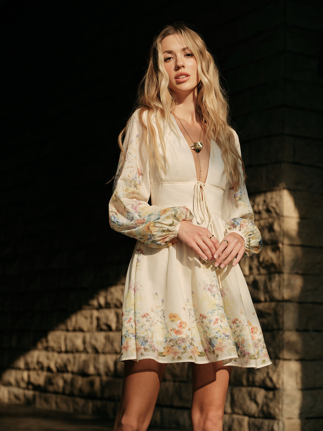 Florales Kleid mit Bindegürtel