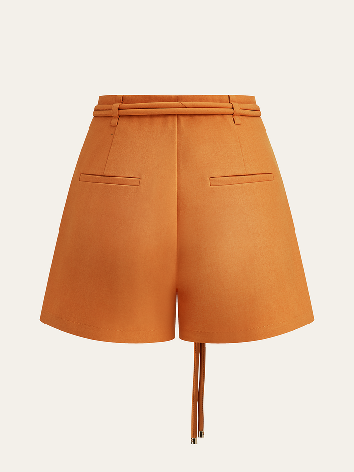 Stoffshorts mit Gürtel und Bundfalten