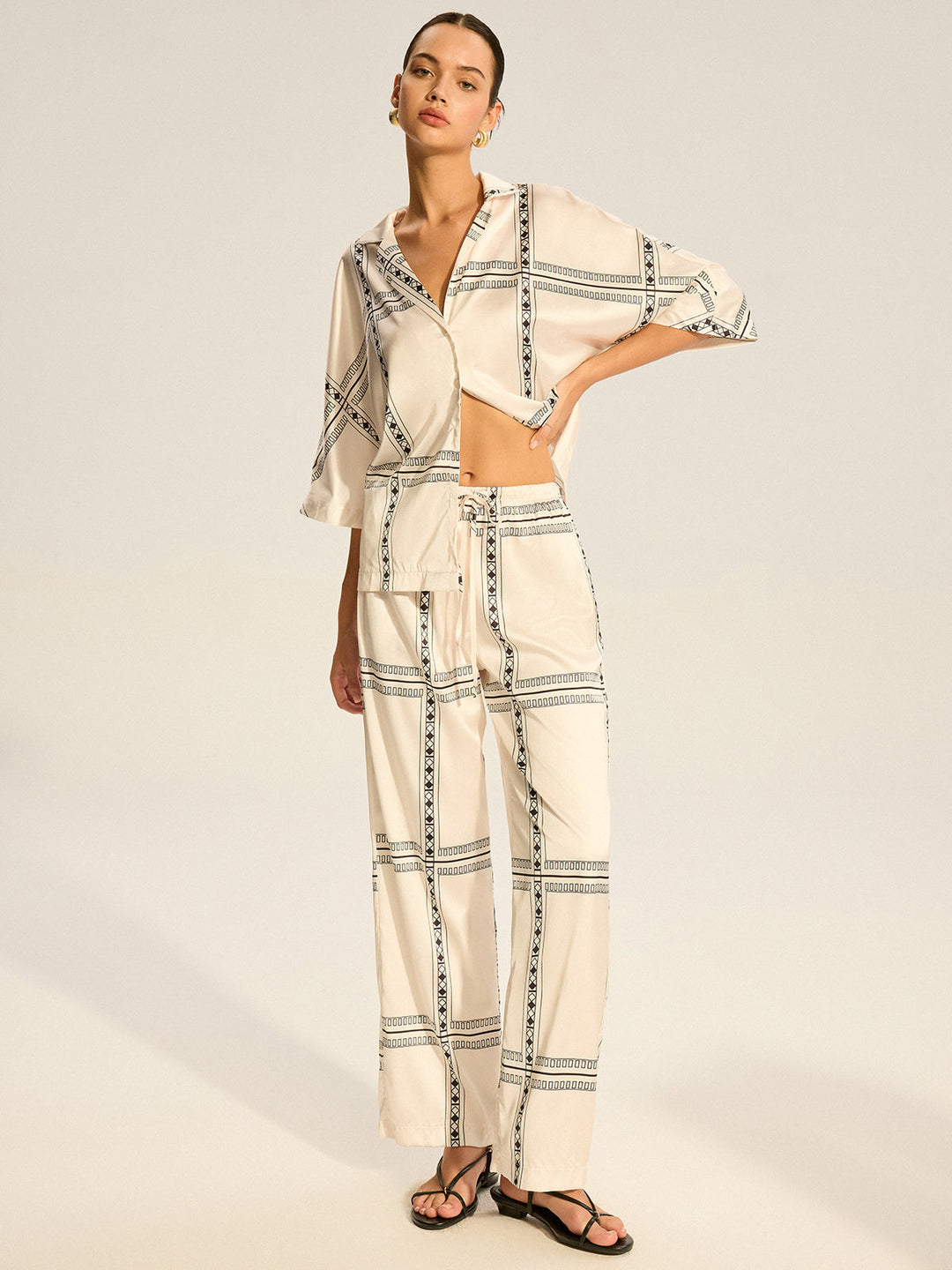 Geometrisches Satin-Hosen-Set mit Print