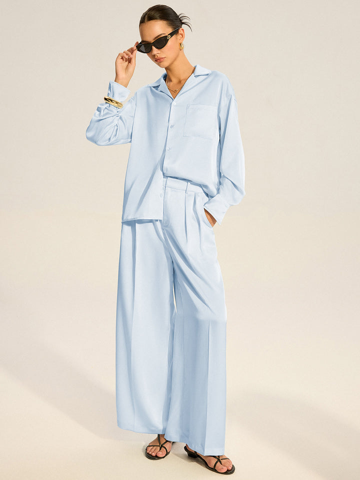 Oversized Satinhemd mit Faltenhose
