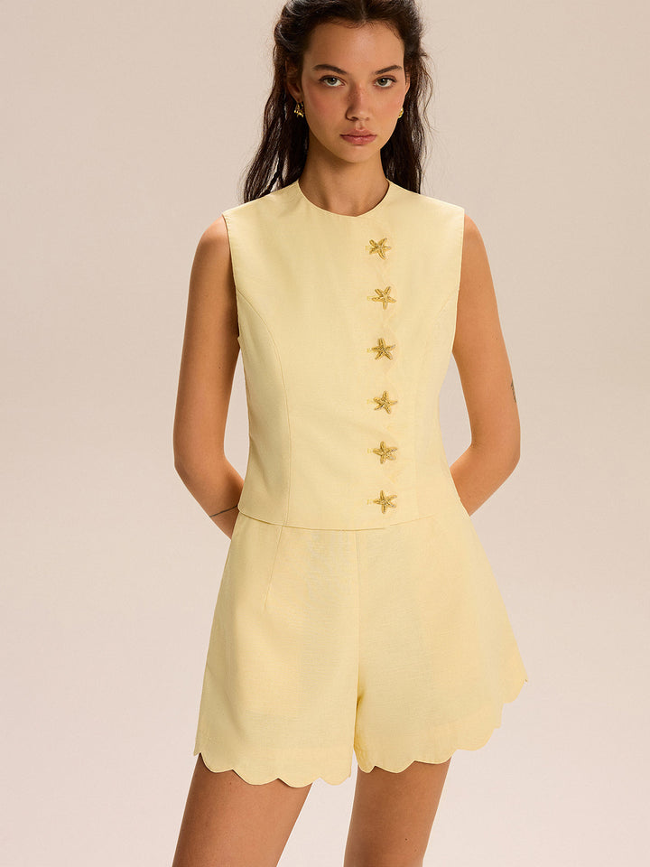 Shorts-Set mit dekorativem Knopf und Muschelsaum
