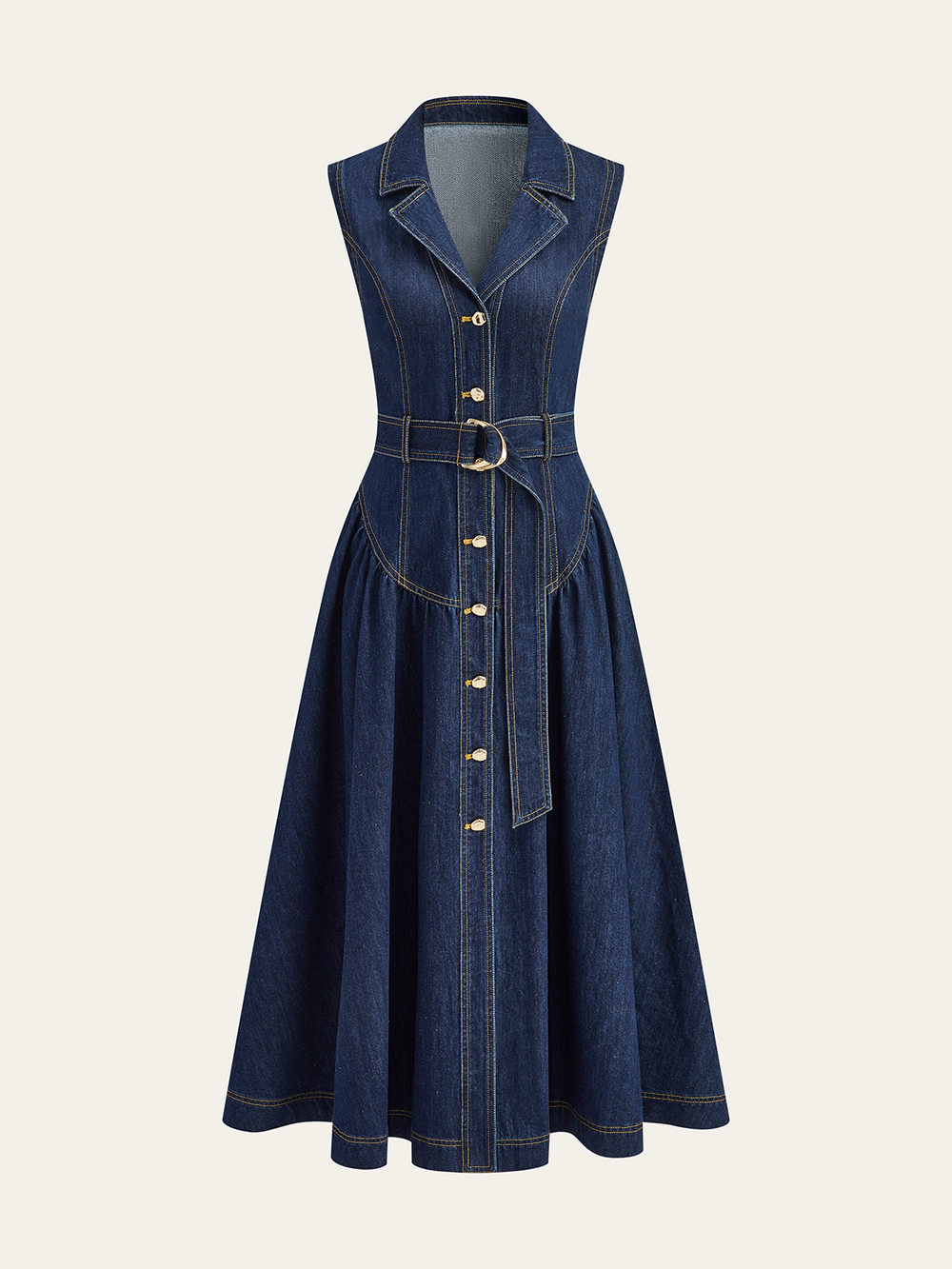 Kleid mit Metalldetail, Jeansknöpfen und Gürtel vorne