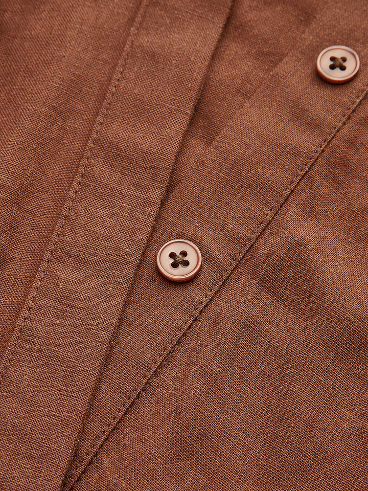 Bleidetailliertes Kleid mit Kragenbesatz