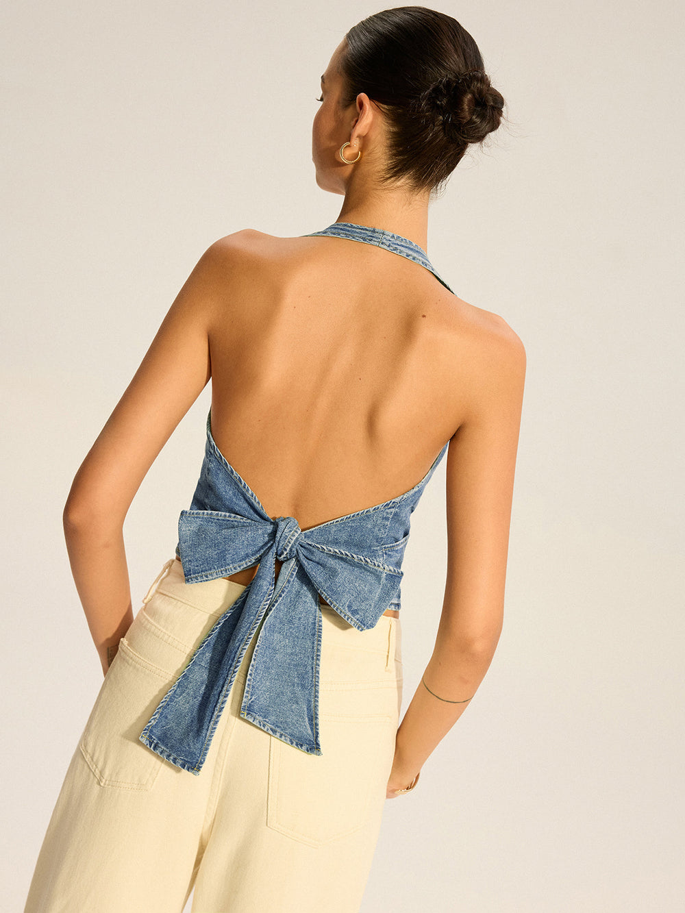 Denim Neckholder-Wickeloberteil mit Schleifendetail hinten