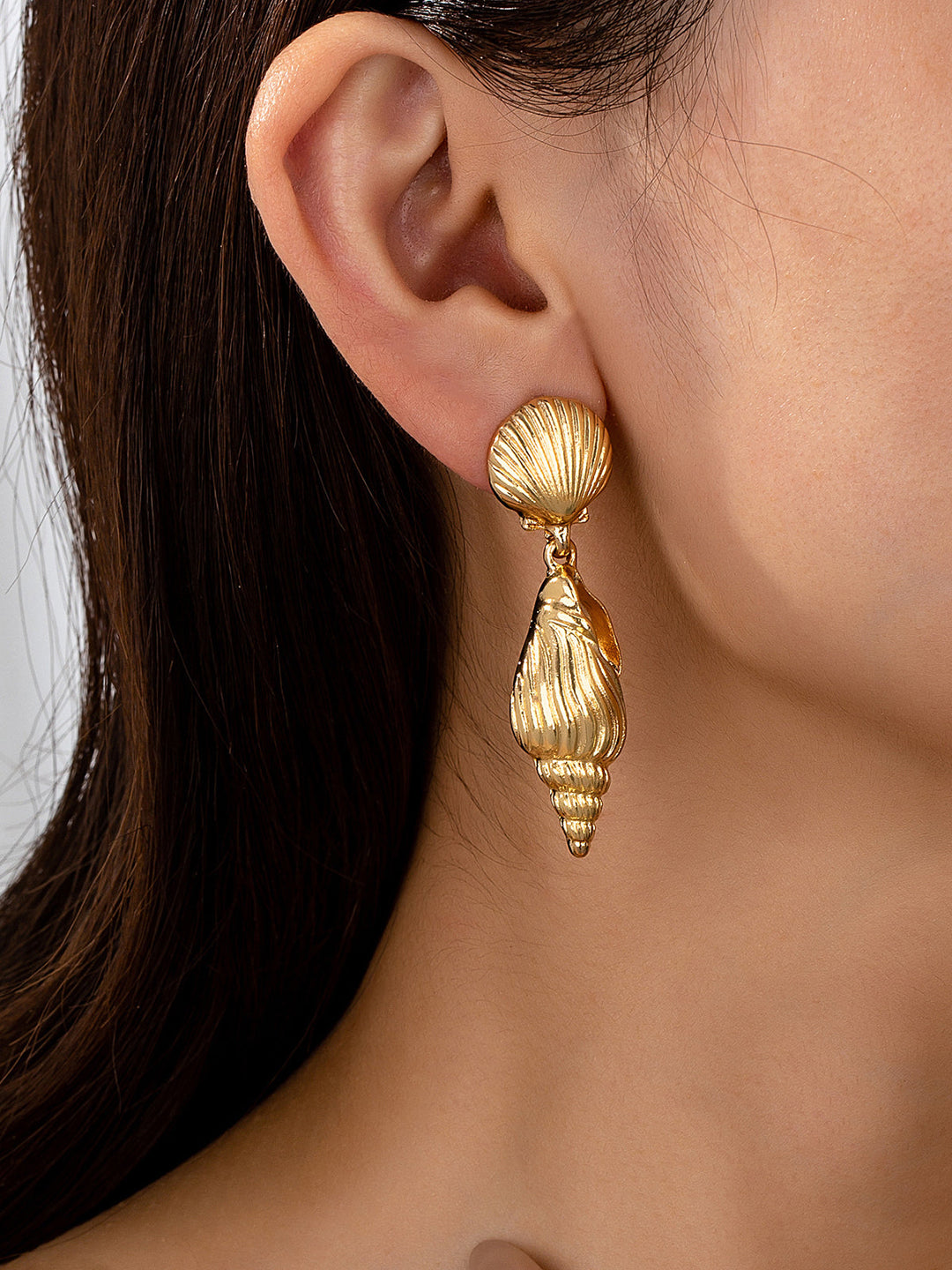 Gold Muschel- und Conch-förmige Hängeohrringe