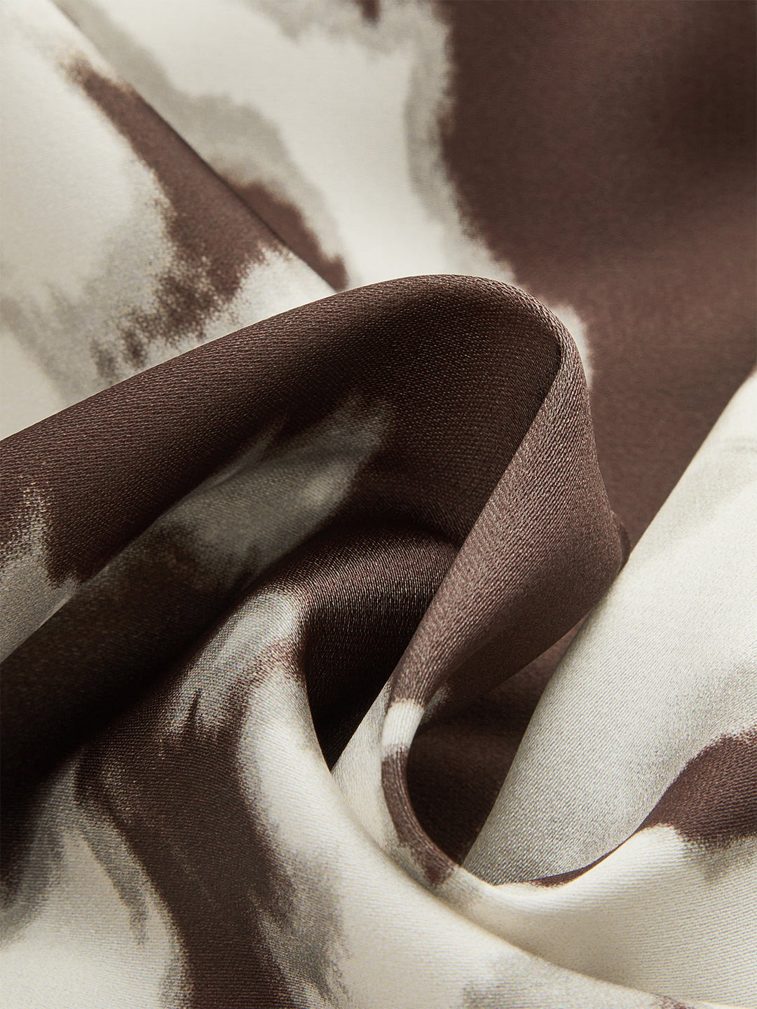 Satin-Abstrakt-Print-Oberteil-mit-Kuhstall-Ausschnitt
