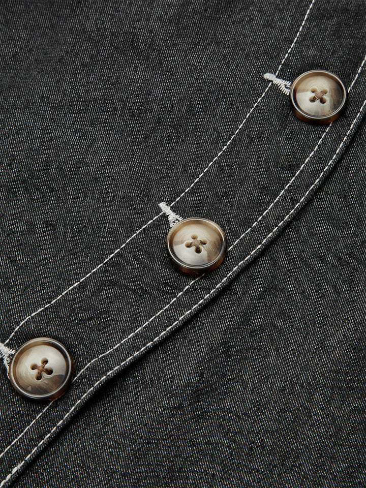 Asymmetrischer Minirock mit Knopfleiste und Taschen