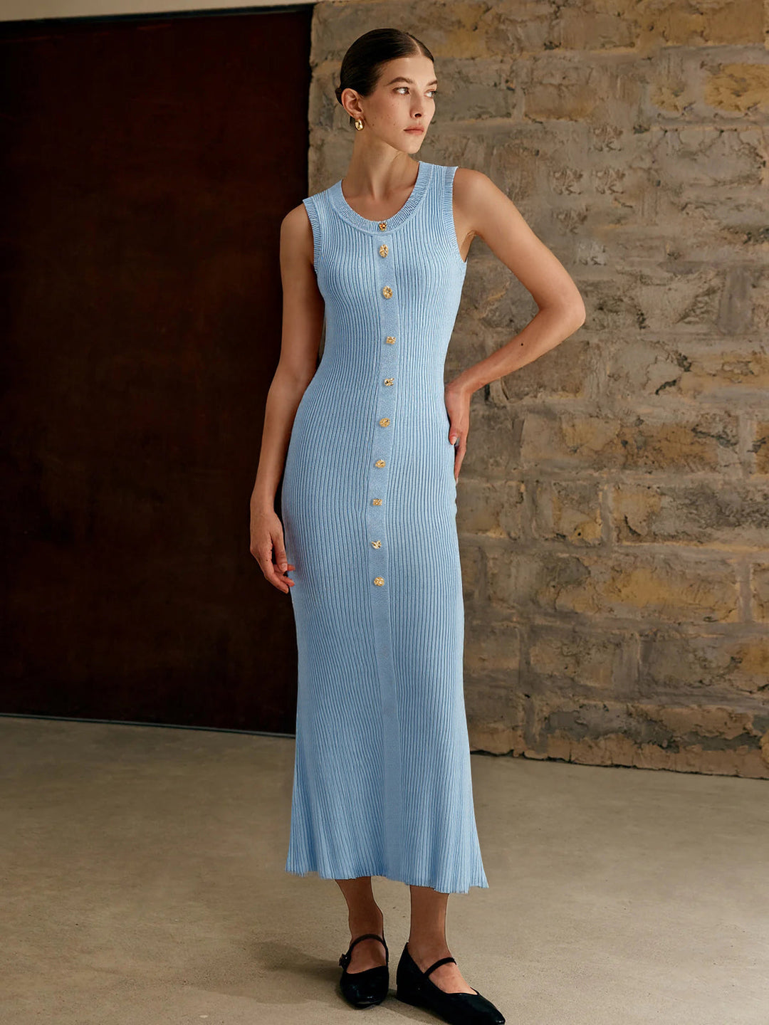 Ärmelloses Maxikleid aus Strick mit Knopfleiste vorne