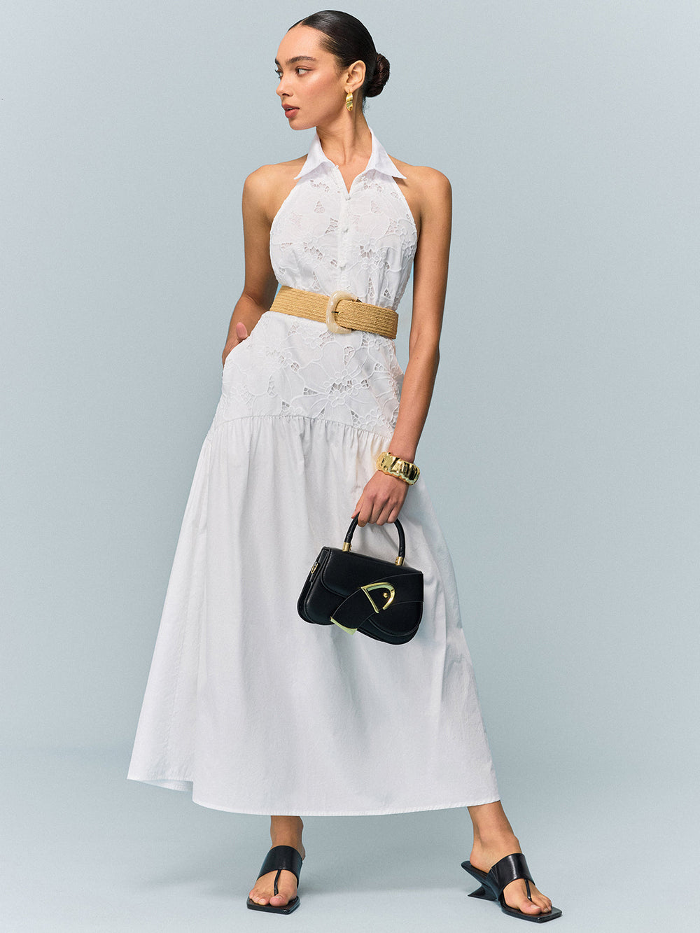 Tasche, Neckholder und besticktes Kleid ohne Gürtel