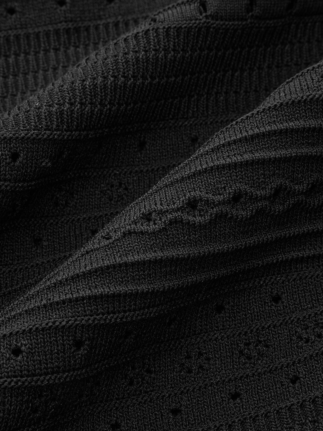 Mehrfarbig gestricktes Faltenkleid aus Wolle