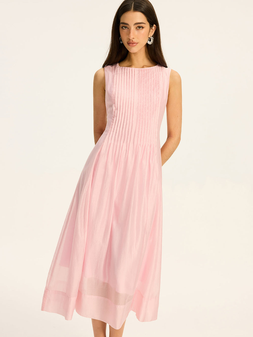 Ärmelloses Midikleid aus halbtransparentem Tencel mit Falten