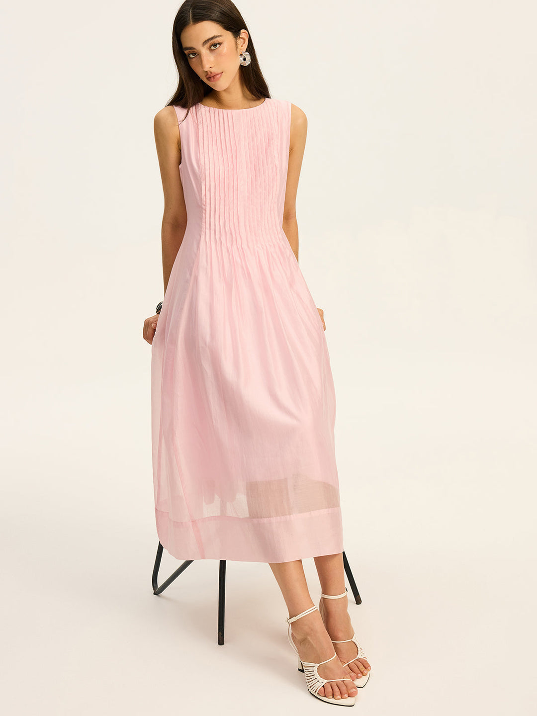 Ärmelloses Midikleid aus halbtransparentem Tencel mit Falten