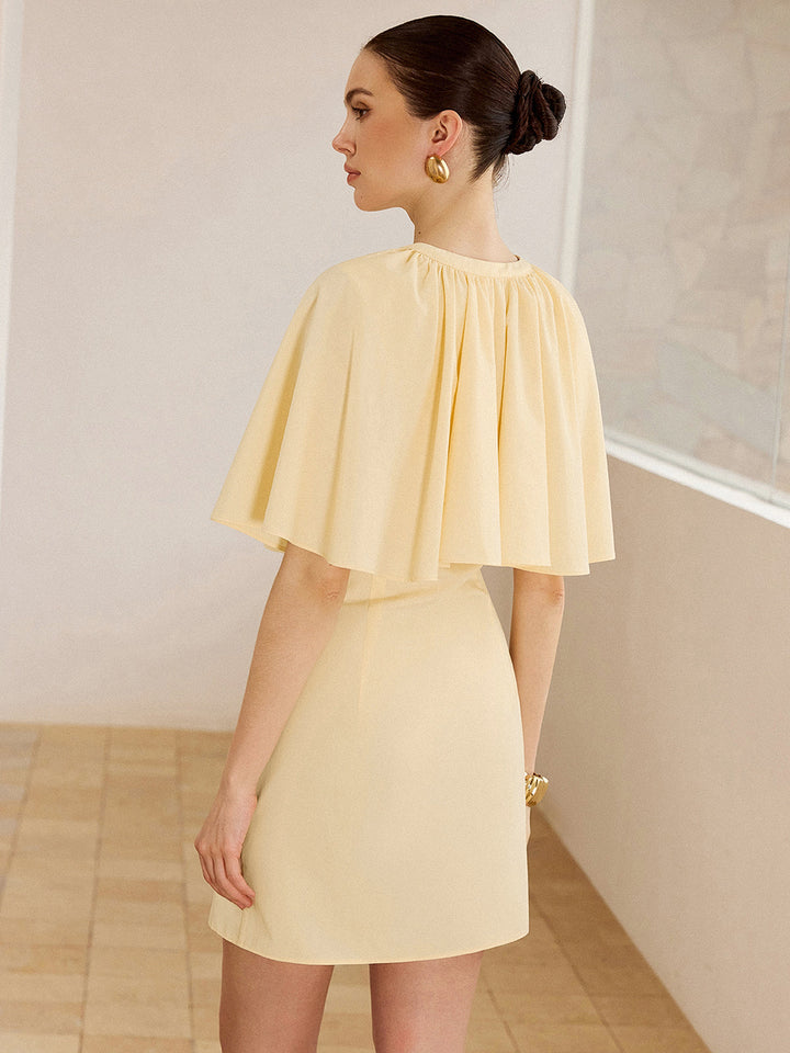 Kleid mit Flügelärmeln und Knopfleiste vorne