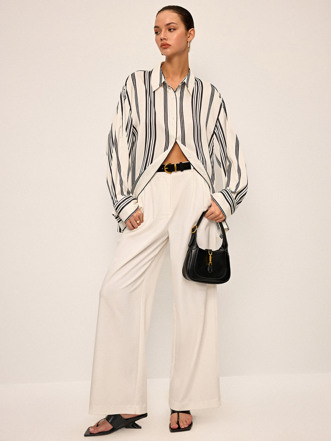 Oversized Satin Gestreiftes Hemd mit Cut-Out-Rückendetail