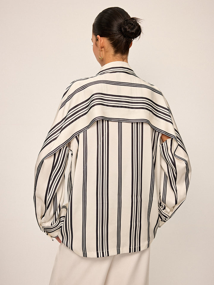 Oversized Satin Gestreiftes Hemd mit Cut-Out-Rückendetail