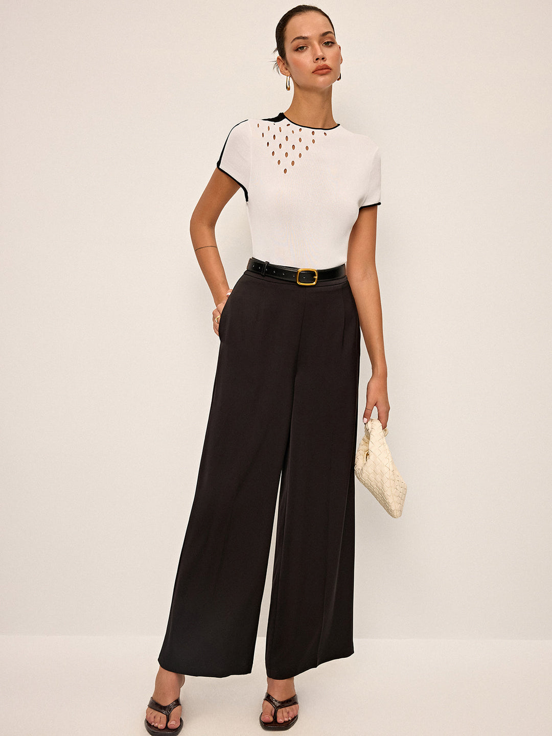 Cut-Out Detail Contrast Trim Knit Top