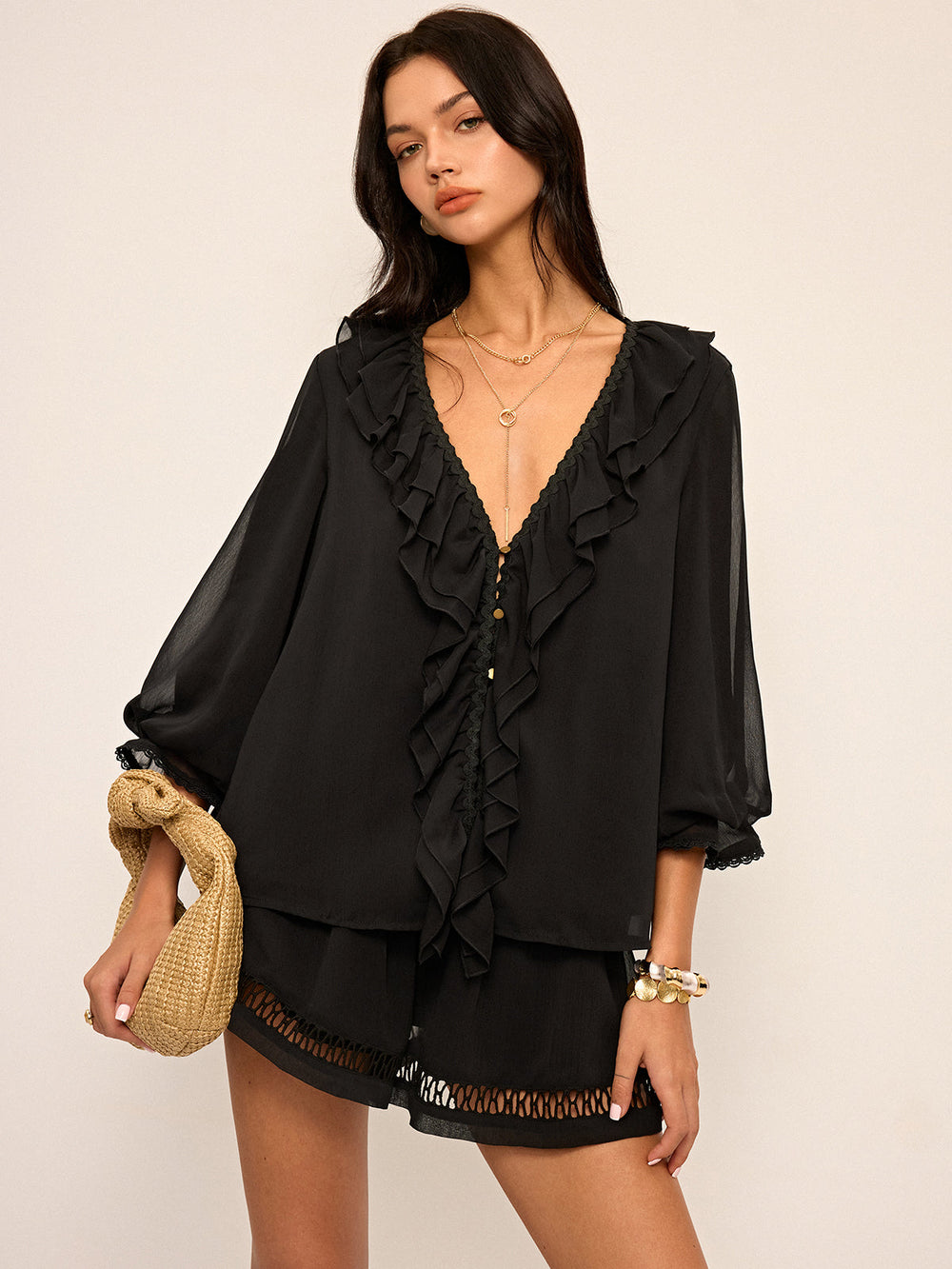 Raffiniertes Chiffon-Oberteil mit Knöpfen und Shorts-Set