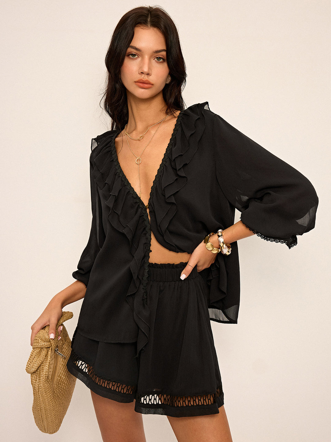 Raffiniertes Chiffon-Oberteil mit Knöpfen und Shorts-Set