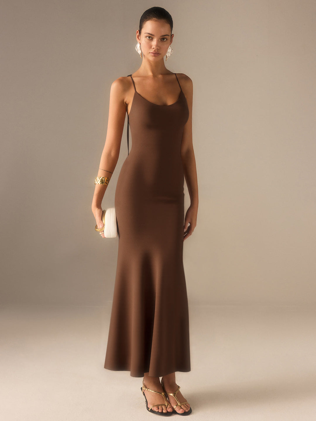 Satin-Maxikleid mit Schleifenverschluss im Rücken