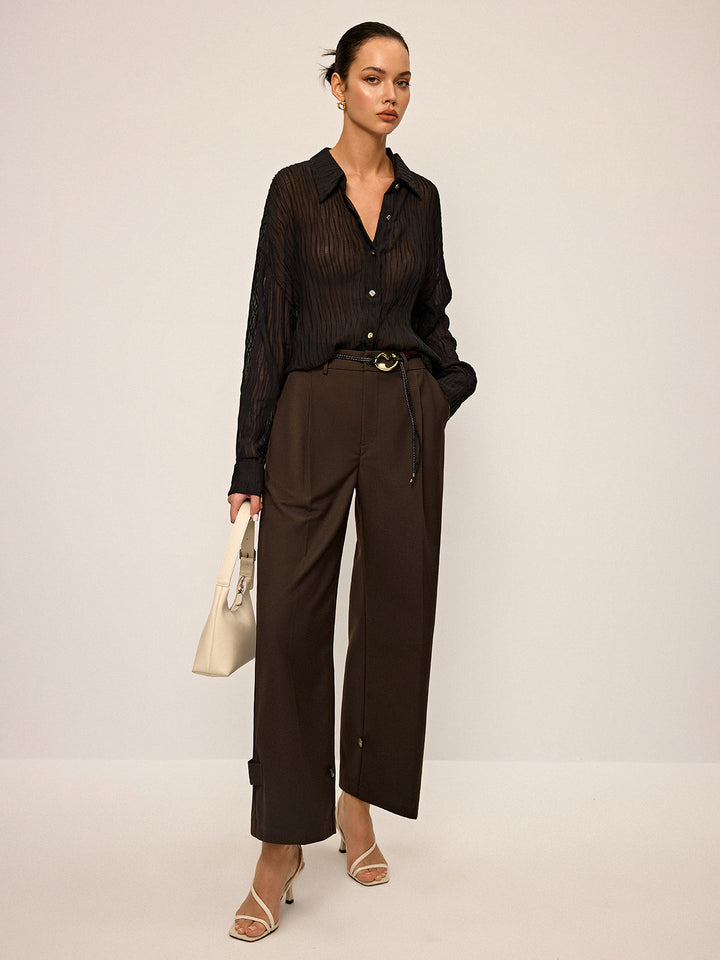 Plissierte Marlenehose mit Knöchelknopfdetail