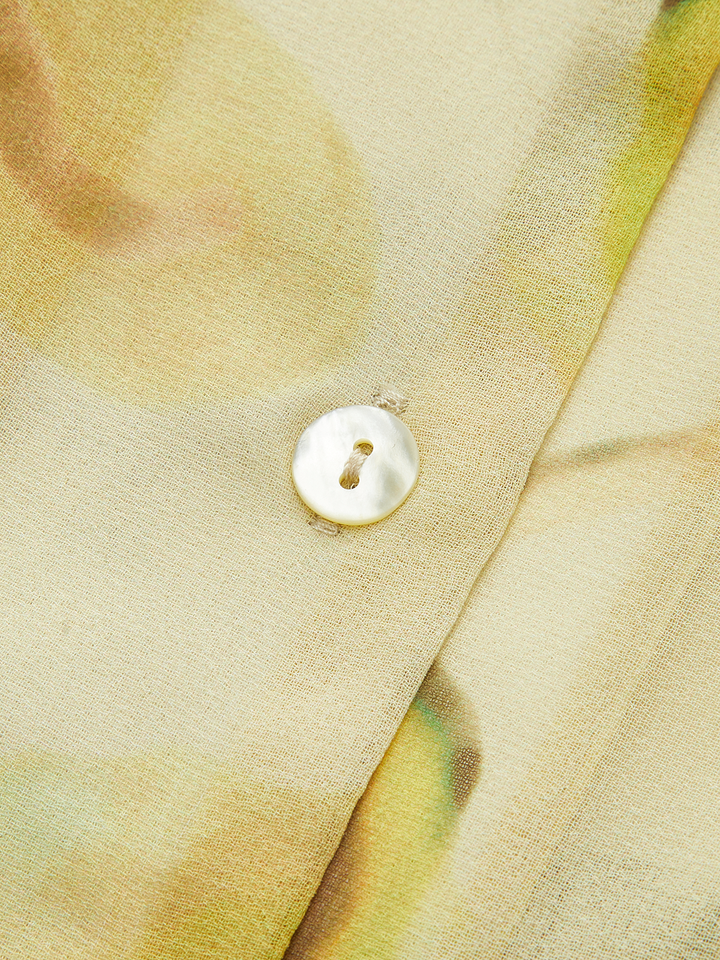 Plissiertes Hemd mit Blumenprint und Bindung vorne