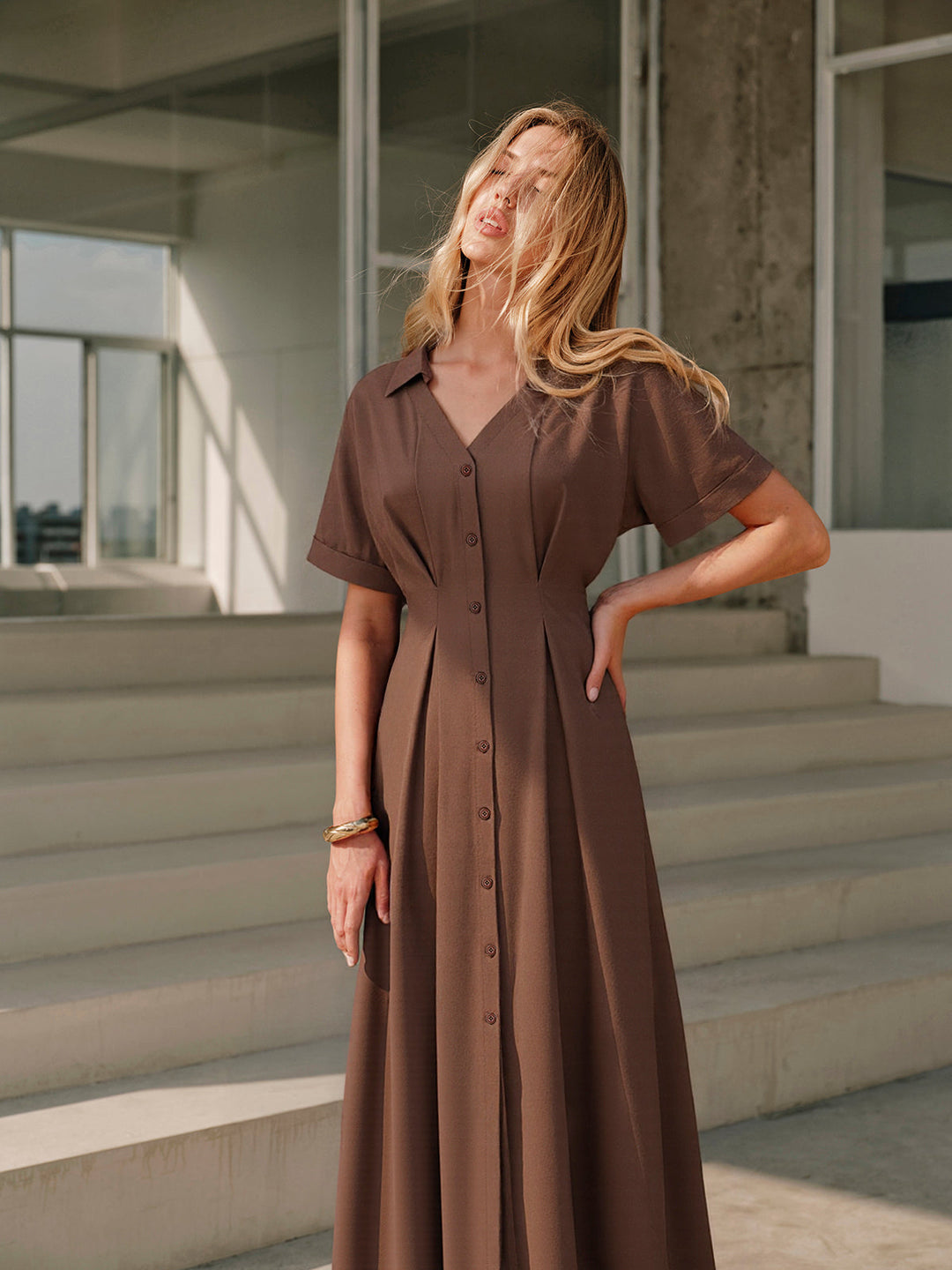Plissiertes Hemdblusenkleid mit Knopfleiste