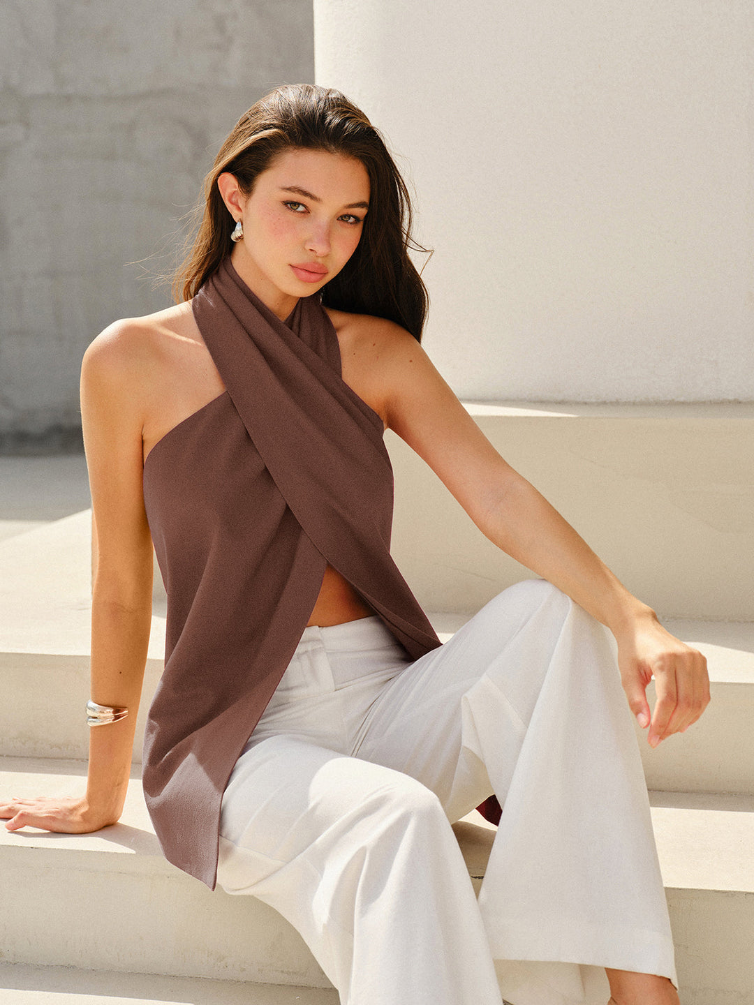 Halter-Neck Top mit V-Ausschnitt und offenem Rücken