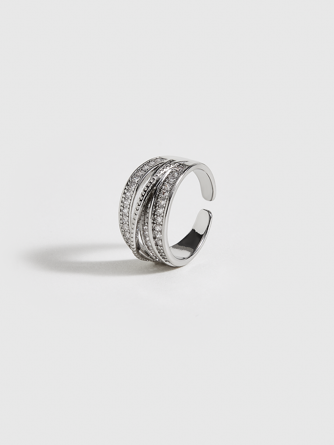 Verstellbarer Ring mit Strasssteinen