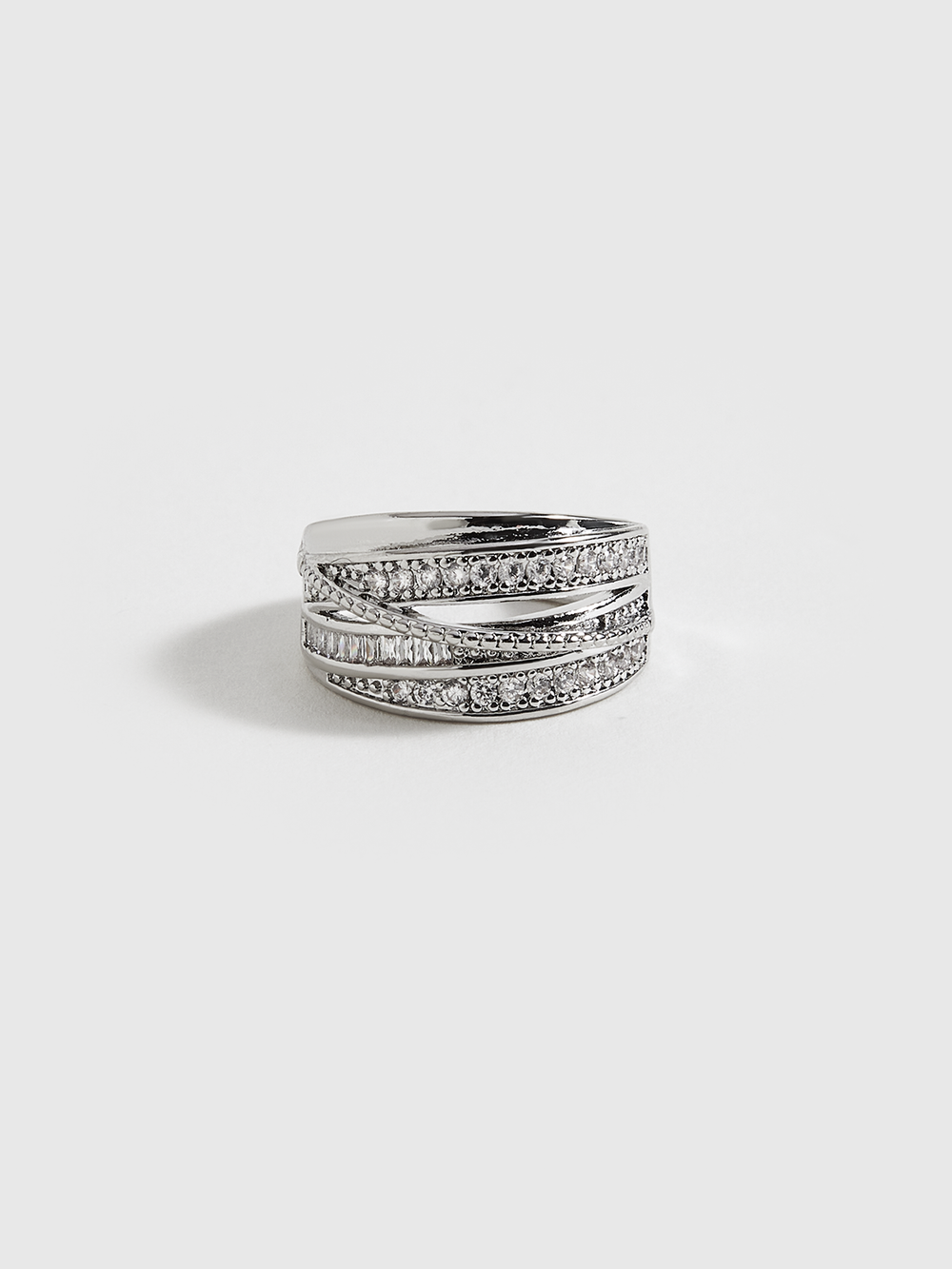 Verstellbarer Ring mit Strasssteinen