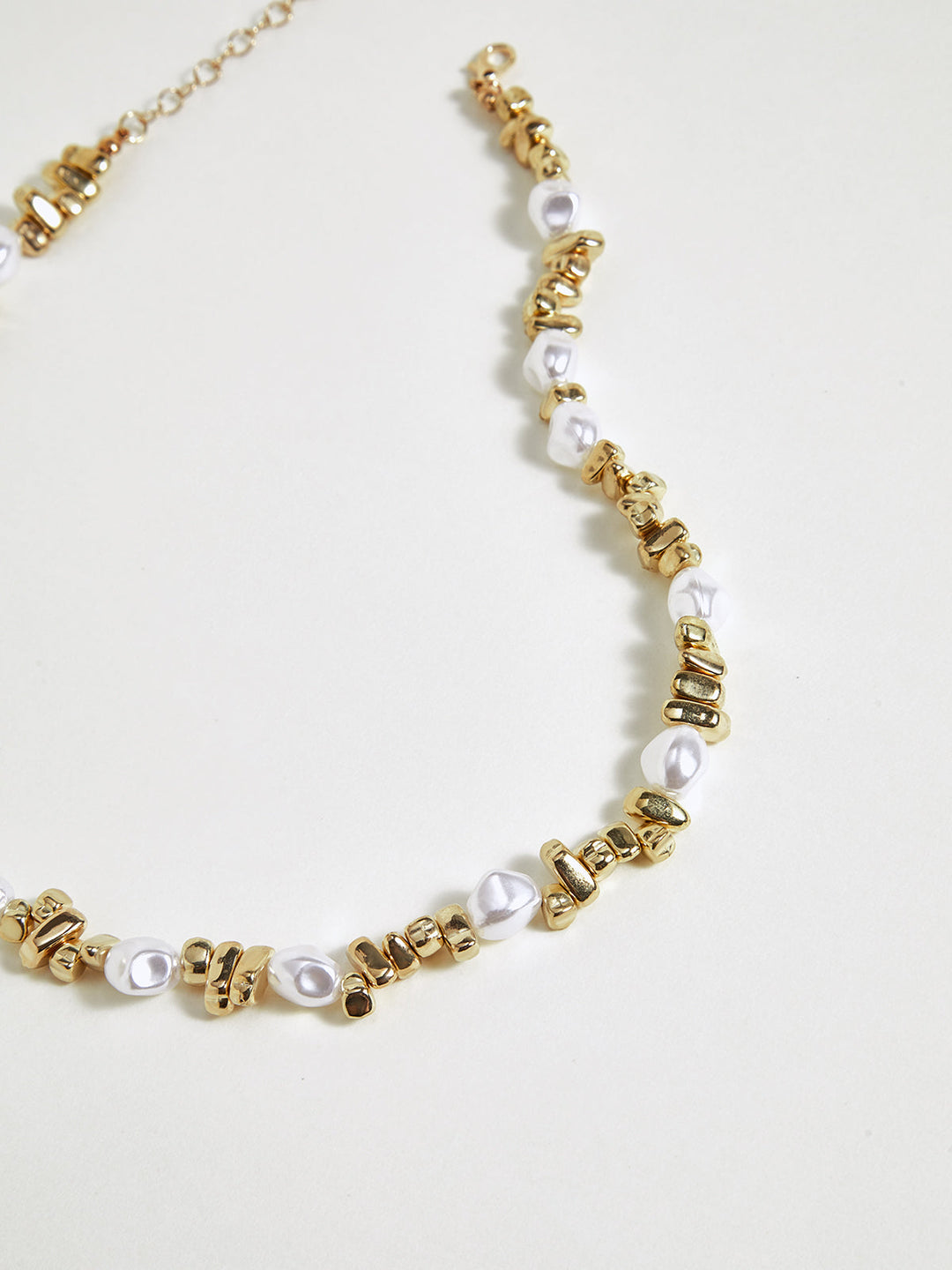 Perlen- und Gold-Perlen-Choker-Halskette