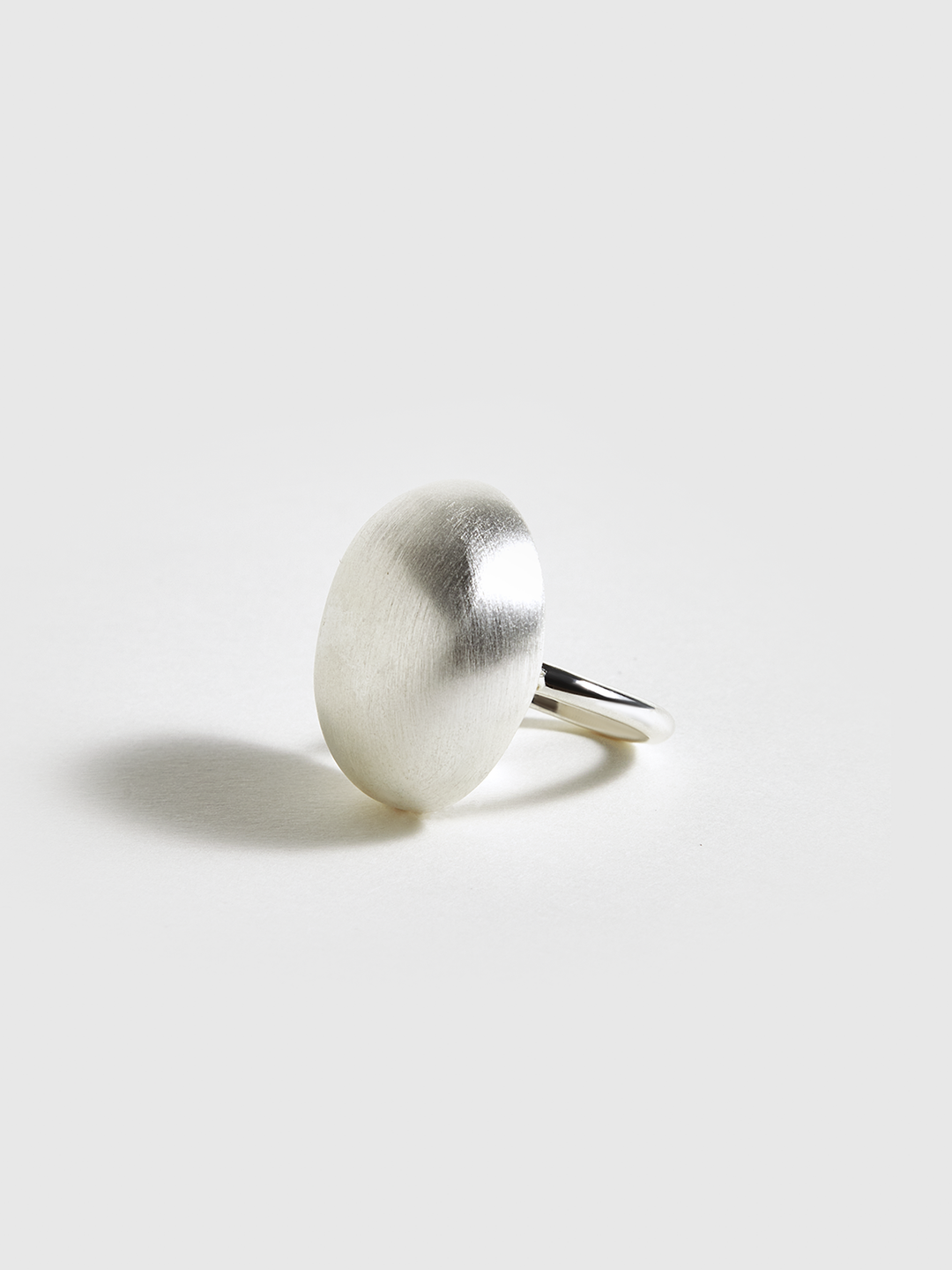 Mattsilber Oval Kuppelring