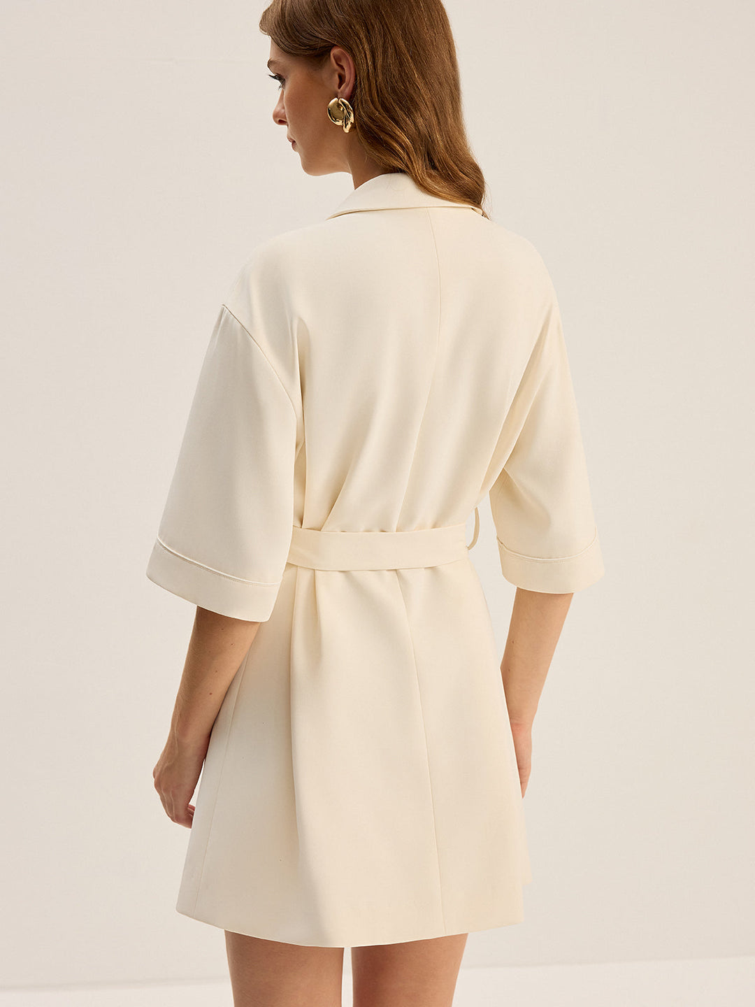 Gürtel-Blazer-Kleid mit Taschen