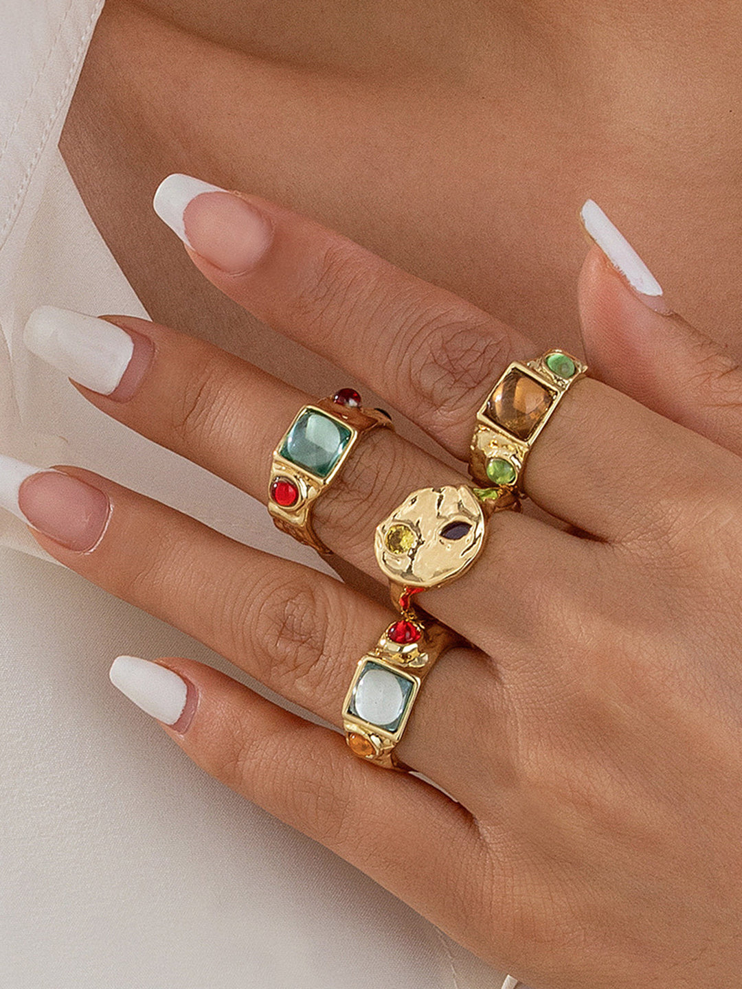 Luxuriöses mehrfarbiges Edelstein-Goldring-Set