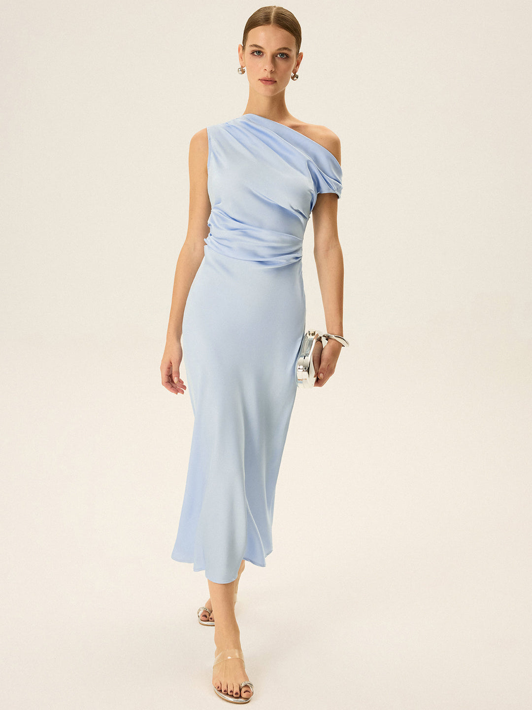 Kleid mit schulterfreiem Ausschnitt